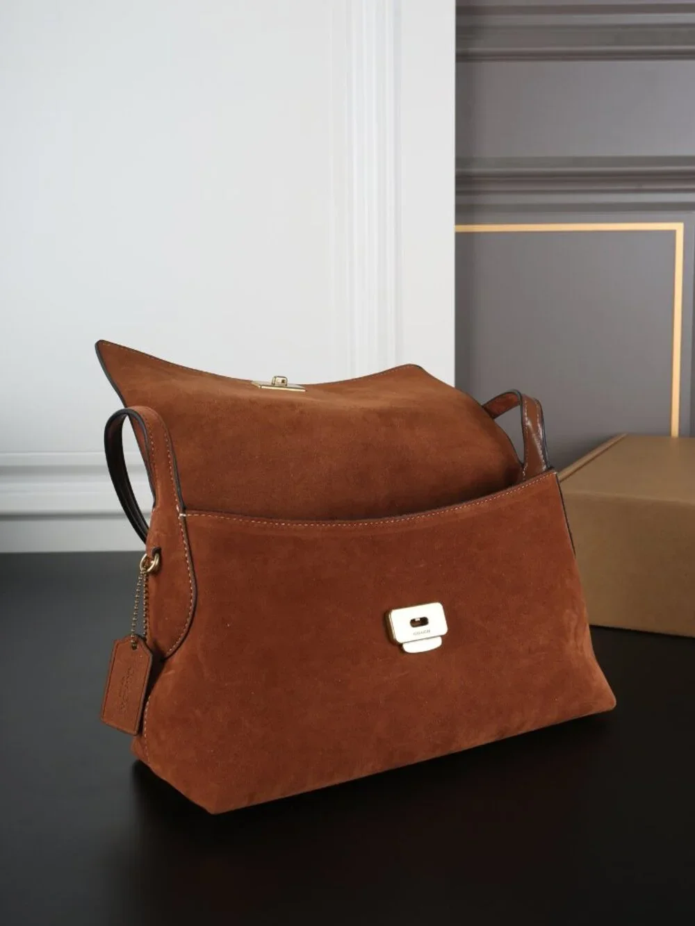 Coach Chelsea Shoulder Bag 30